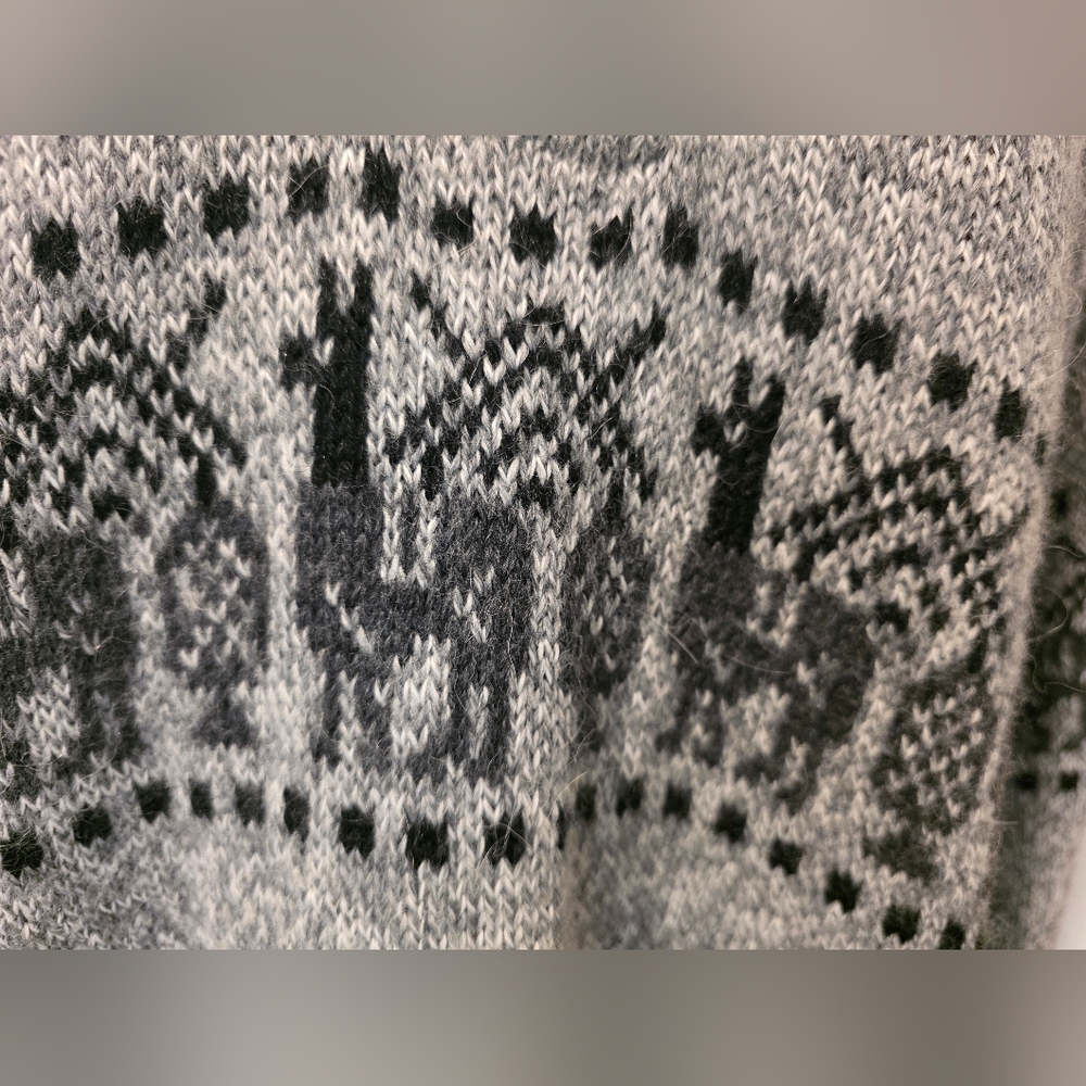 Alpaca Sweater - Picture 8 of 12